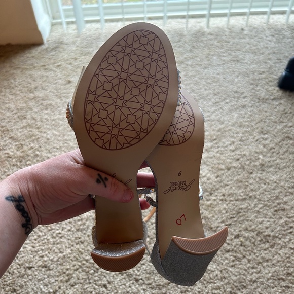 Badgley Mischka NWOT Jewel Badgley Mischka Women's Owen Heeled Sandal Size 9 - Picture 7 of 7